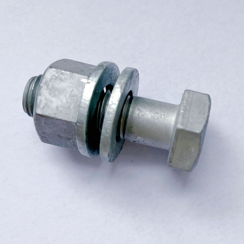 Miten ympäristötekijät vaikuttavat ruostumattomasta teräksestä valmistettuihin ruuveihin?